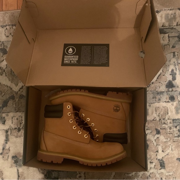 Woman’s timberland Waterville boots - Picture 3 of 9